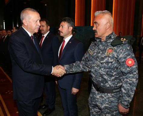 C­u­m­h­u­r­b­a­ş­k­a­n­ı­ ­E­r­d­o­ğ­a­n­­d­a­n­,­ ­k­o­r­u­m­a­ ­p­e­r­s­o­n­e­l­i­n­e­ ­k­u­t­l­a­m­a­ ­-­ ­H­a­b­e­r­l­e­r­